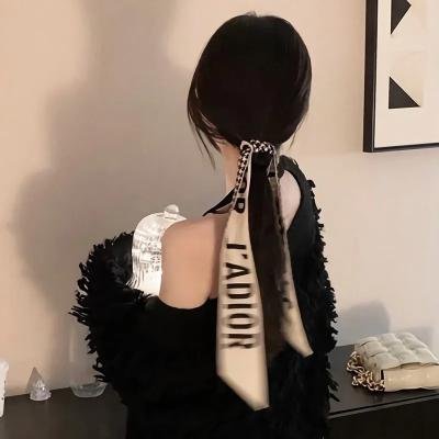 27套礼服 封面